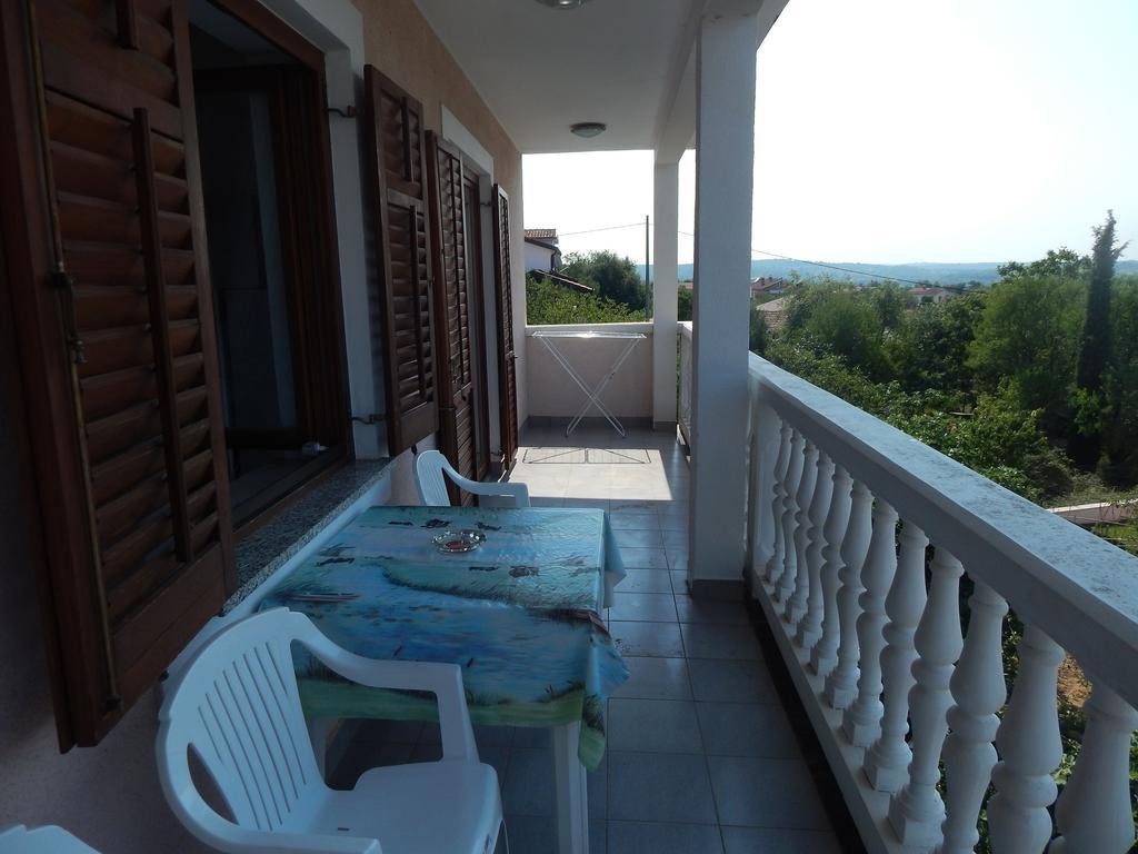 Apartments Vilanija Bagian luar foto